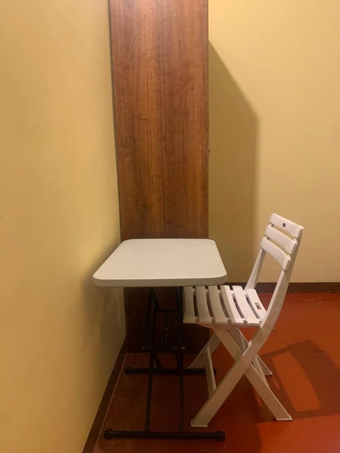 Cafe Sola Bnb 西隆 外观 照片