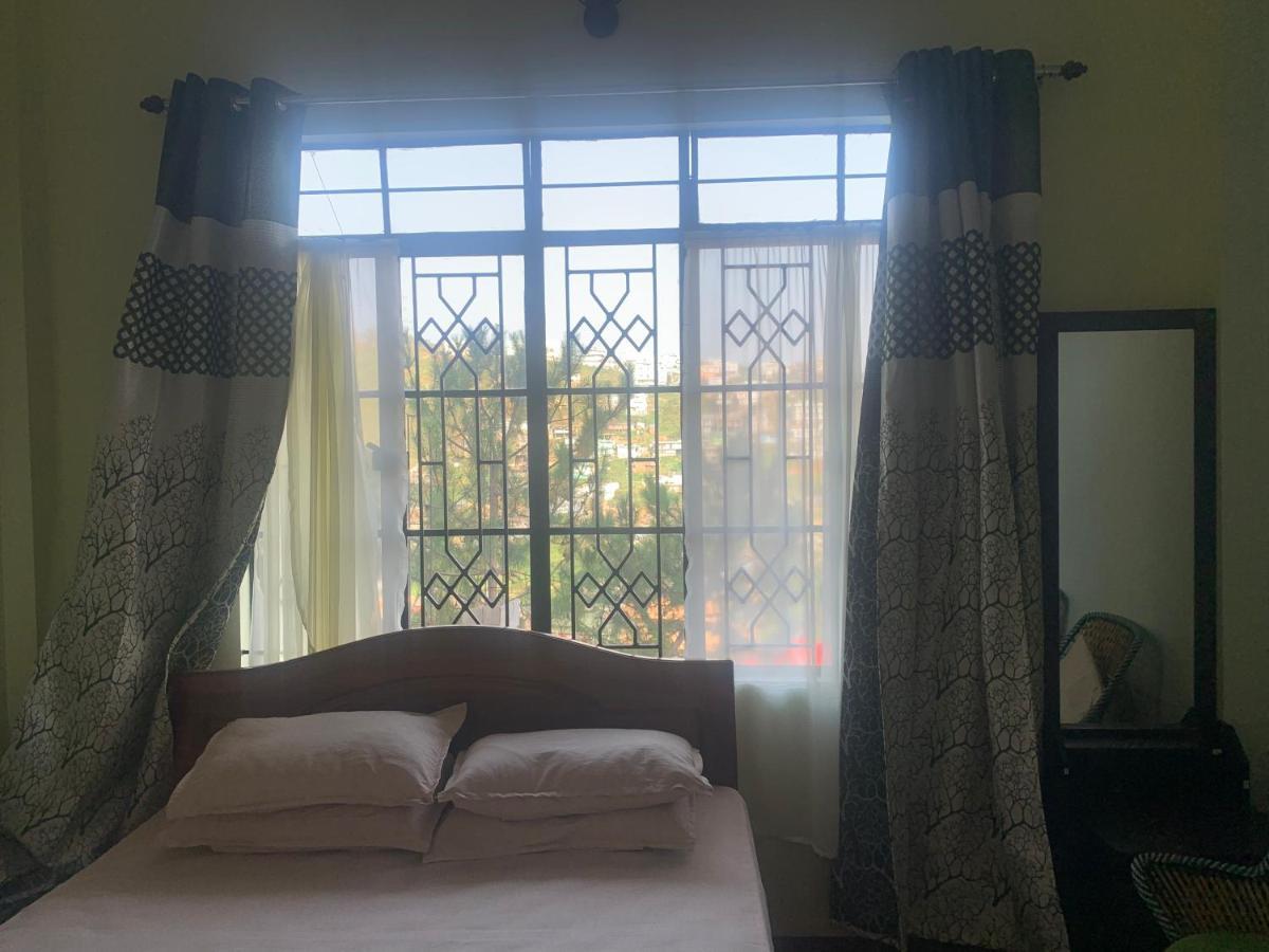 Cafe Sola Bnb 西隆 外观 照片