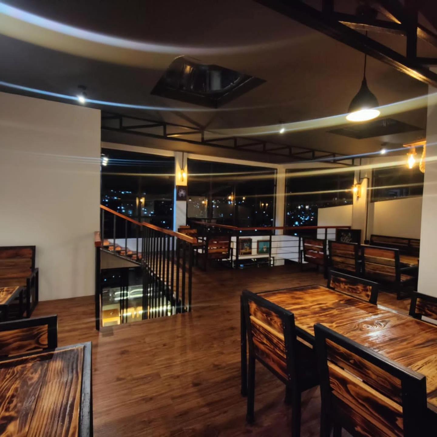 Cafe Sola Bnb 西隆 外观 照片